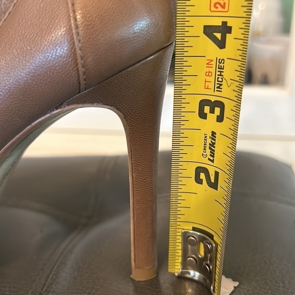 Banana Republic shoes - Picture 6 of 6